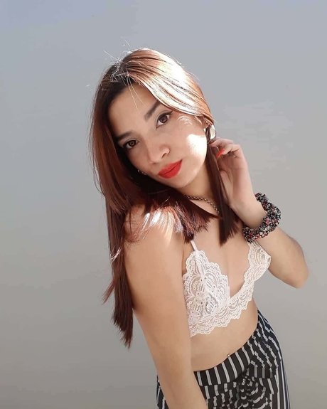 Diamela_ onlyfans leaka