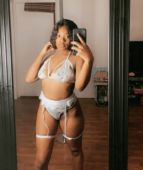 Itty Bitty_ onlyfans leaked nude