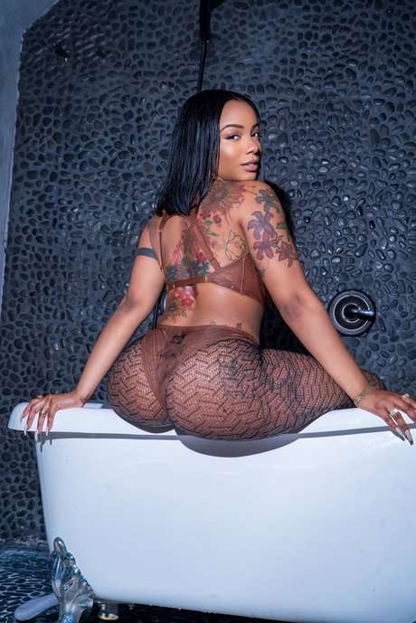 Six Figuresss naked onlyfans