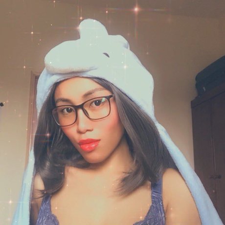 Queenalyson nude only fans