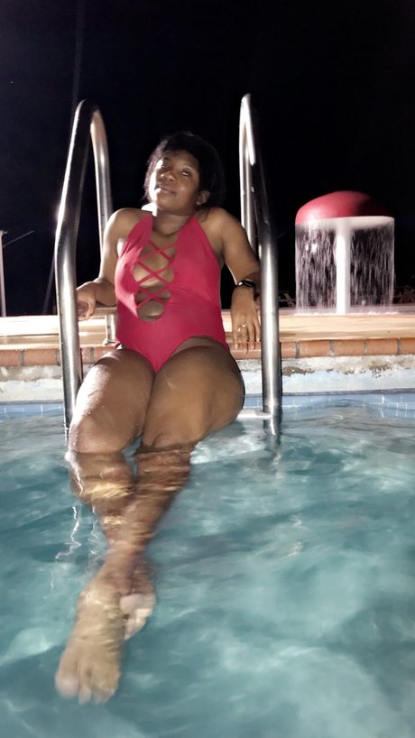 TheRealQueenDivine leaked onlyfans pictures