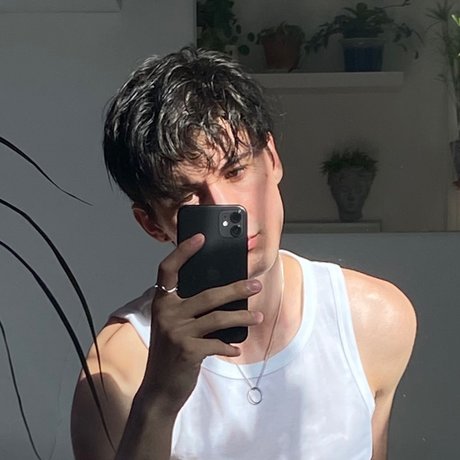 Quatre Vingt onlyfans xxx