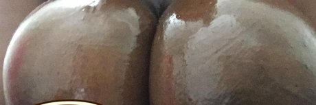 TittyQu33n naked onlyfans pics