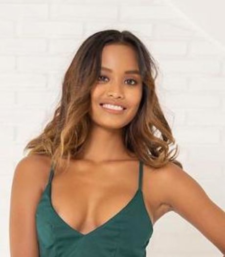 Putri Cinta s Closet leak onlyfans nude