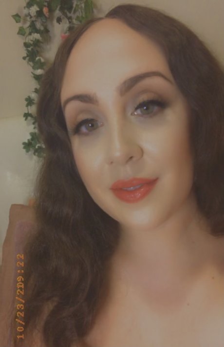 Dolly Debutante nude onlyfans pics