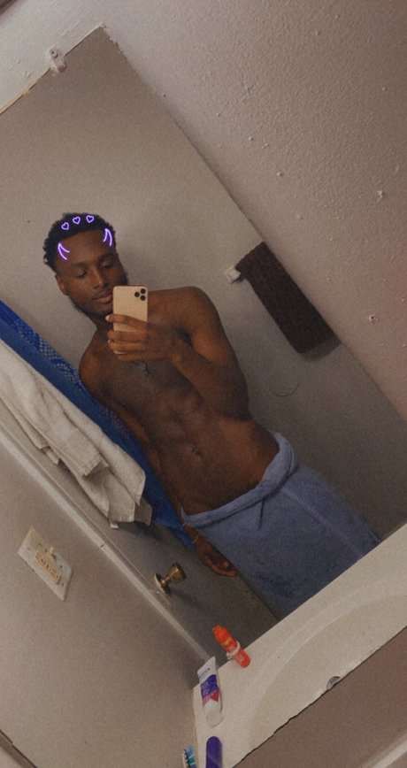 DjayyKidd naked onlyfans leaks