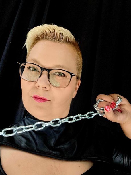 Domina Lady Susan Berlin nude leak onlyfans