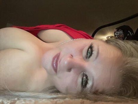 Queen Curvy Cyan nudes onlyfans leak