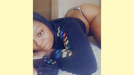 QueenCreaamy leaked onlyfans content