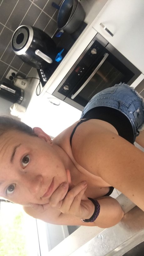 Dakota Rune onlyfans leaks.