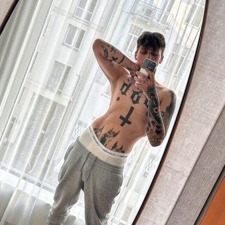 Ralph Iratus Ferre onlyfans photos