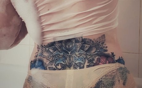 DD VIP onlyfans strip tease