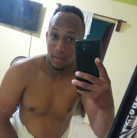 Daniel Reyes onlyfans strip