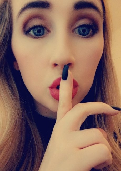 Mistress Darcy Dale onlyfans fotos