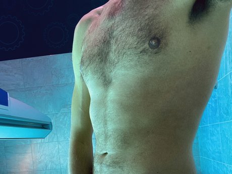 DL Bi Hung nude leaks onlyfans