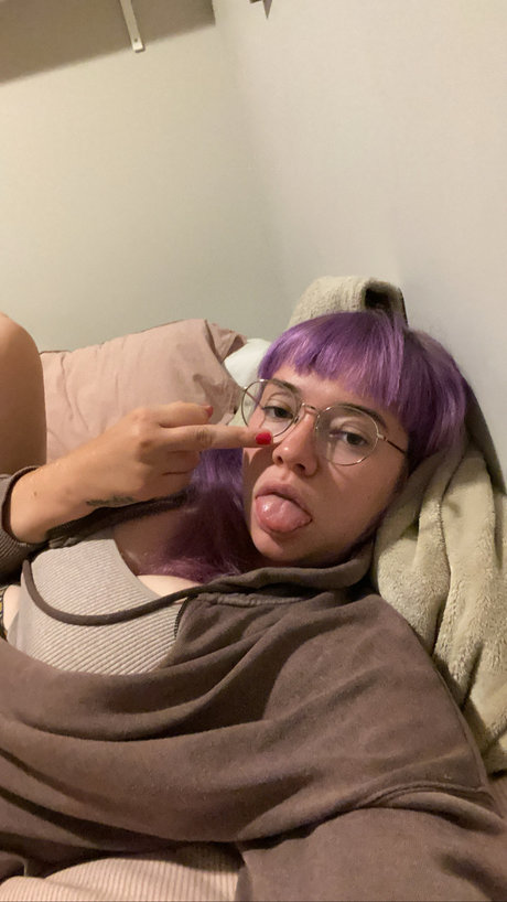 Olivia Raine nude onlyfans