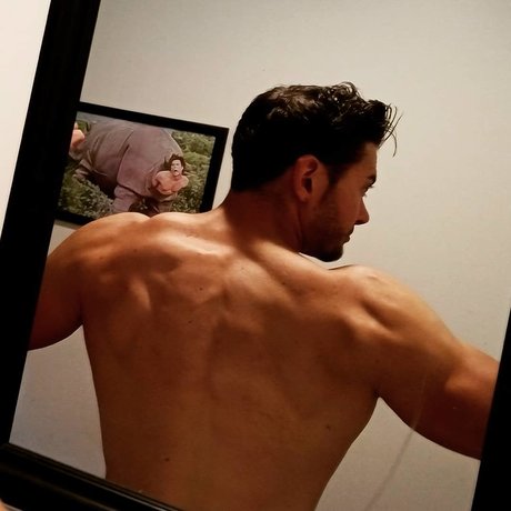 DeRock With Me onlyfans porn leak