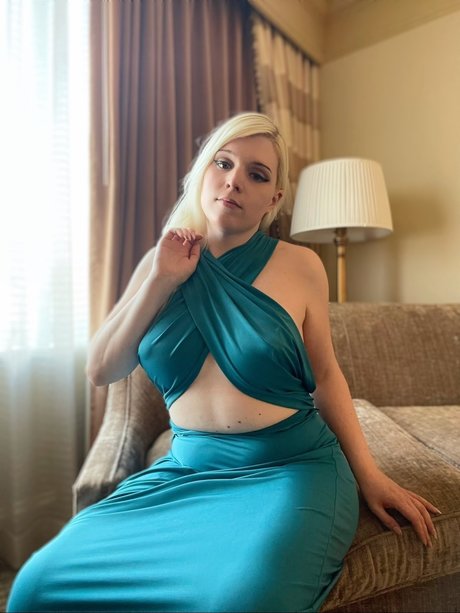 Amanda Rae Curvy Tgirl Pics onlyfans model images