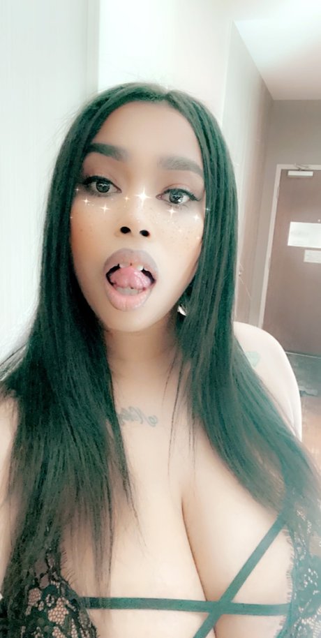 RAVIN PLAYS free onlyfans porn