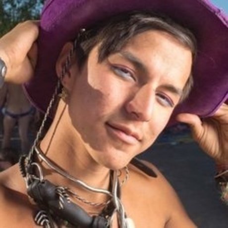 Maxxie Rivers desnuda onlyfans