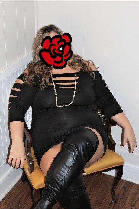 Raven DeVille s Teaser Page onlyfans nudes