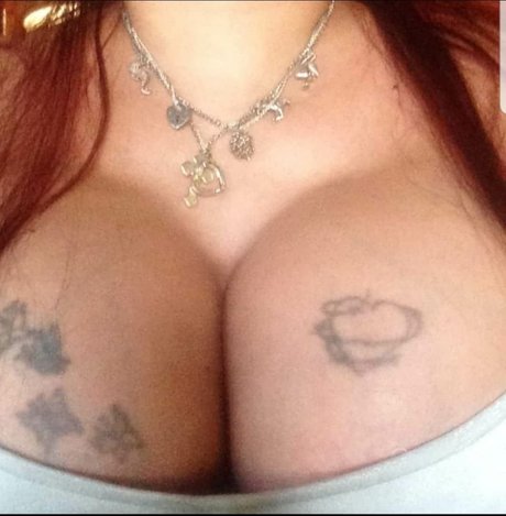 Raven40DD onlyfans content type