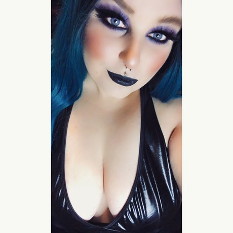 Raven The haunted B tch nude onlyfans porn