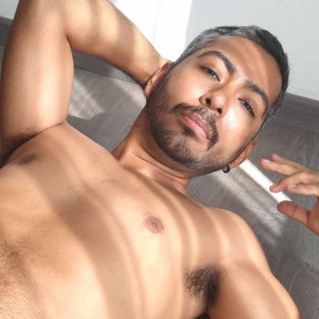 Ojos negros piel canela naked onlyfans leak