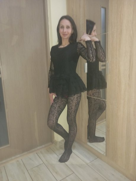 RiaRossi onlyfans nide