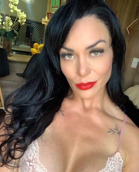 Rhenata Schmidt naked on onlyfans