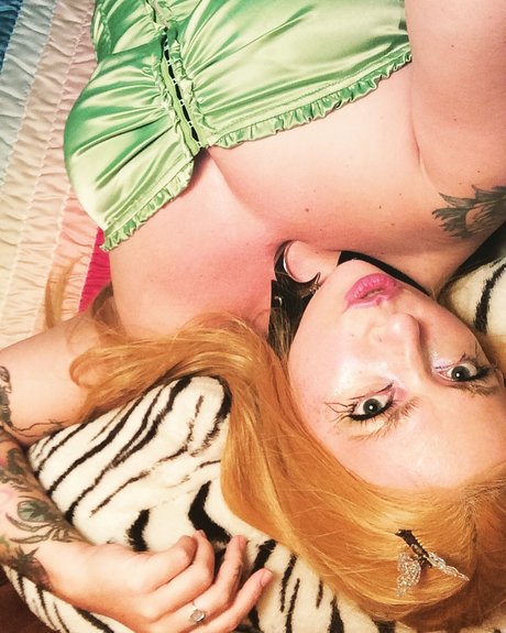 Mirror Lonestar onlyfans naked leaks