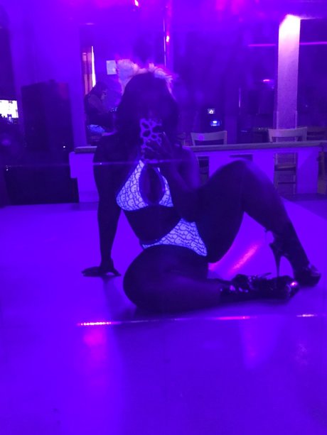 REMY RED 1738 onlyfans ass