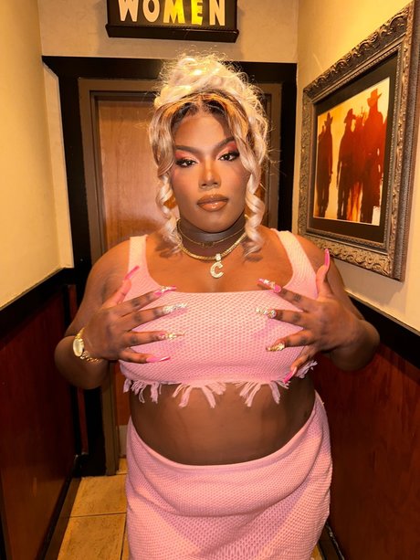 CarReisha Kiyae IG ReishaKiyae16 only fans naked