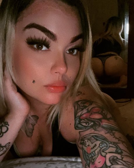 Reign de la Cruz onlyfans nudes leaks