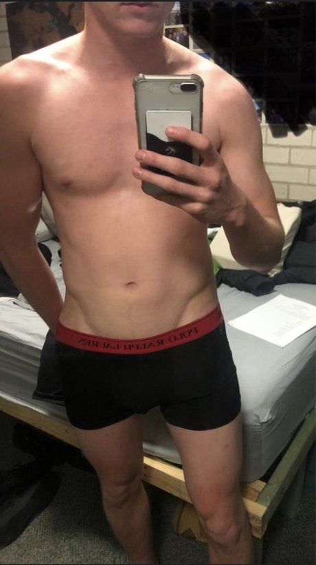 Reece Lowe onlyfans pictures