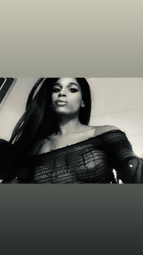 Angel114 onlyfans pictures