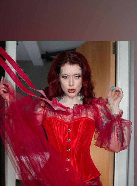 Roo Raphaelite desnuda onlyfans