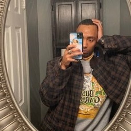 Roman Moore onlyfans nude leak