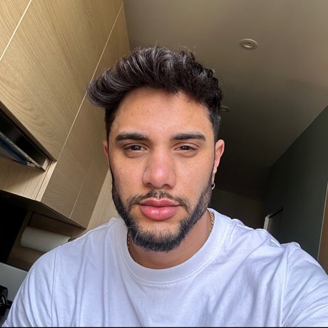 RobisRamires onlyfans naked