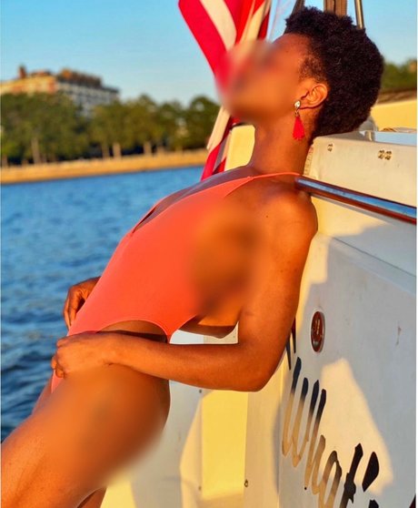 Rina Arem onlyfans model photos