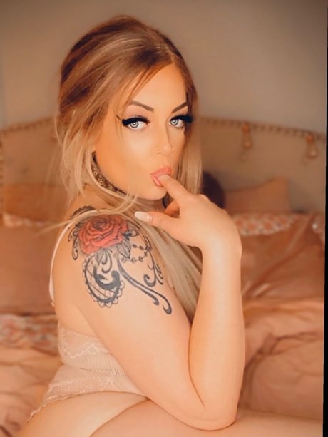 Riley Lockhart is on onlyfans