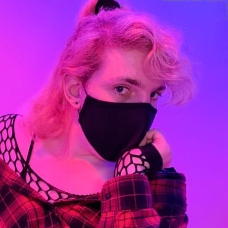 Goth GF Riki onlyfans nude pictures