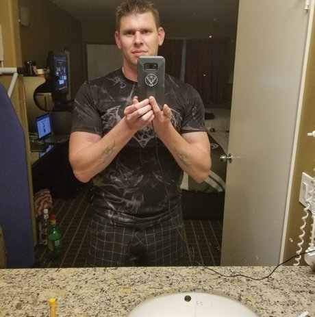 Ryan Wade nude onlyfans