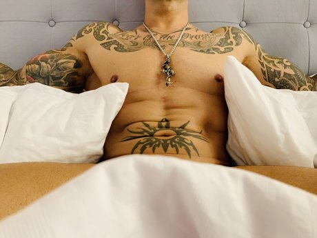 Ryan Steel onlyfans model images