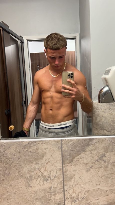 Ryan Snellings strip onlyfans