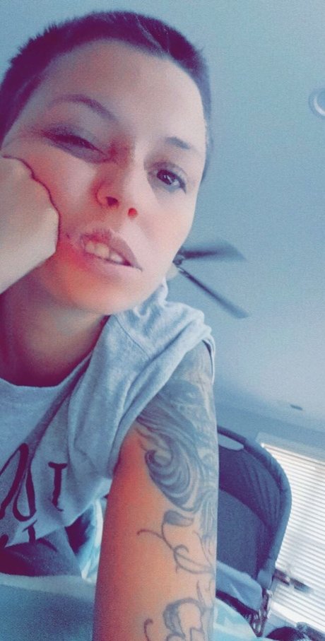 April Molosky leaked onlyfans