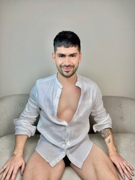 Ro Zamora onlyfans nude leak