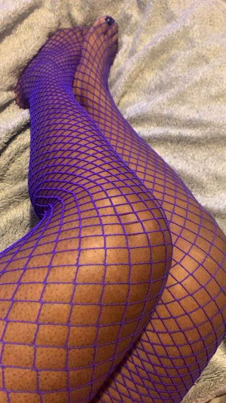 Roselle James onlyfans leajs