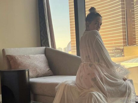 FREE LESBIAN D MME SQ RTER_ onlyfans leaked nude