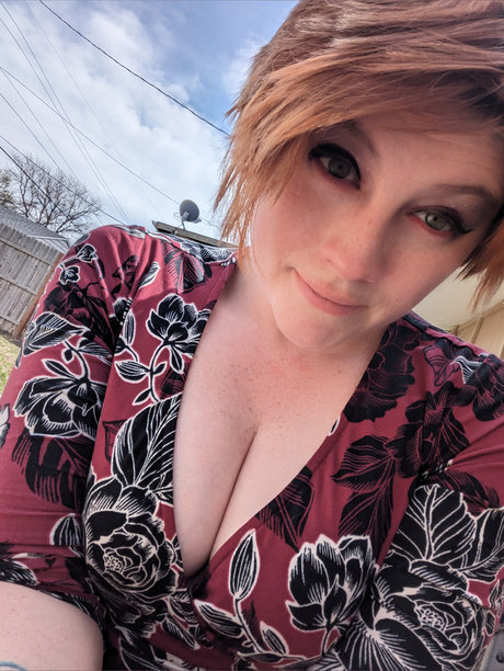 Sexy saltine_ onlyfans strip